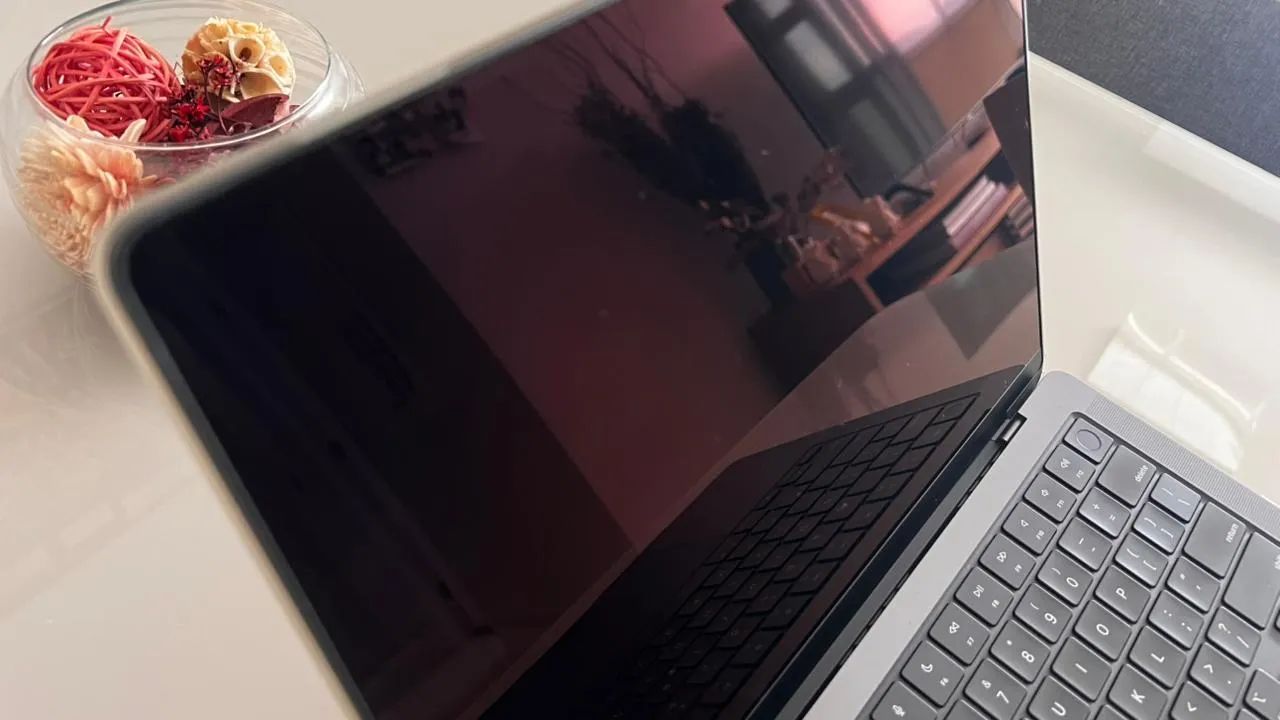 MacBook Pro 14インチ M3 Pro / 18GB / 512GB MacBook Pro 14 M3 Pro 18 GB RAM 512 GB Preto black A2992 MRX33