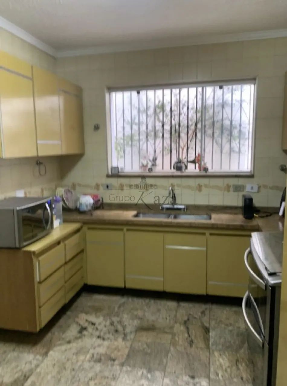 Casa Sobrado - Pacaembu - 4 Dormitórios - 441m². - Foto 4
