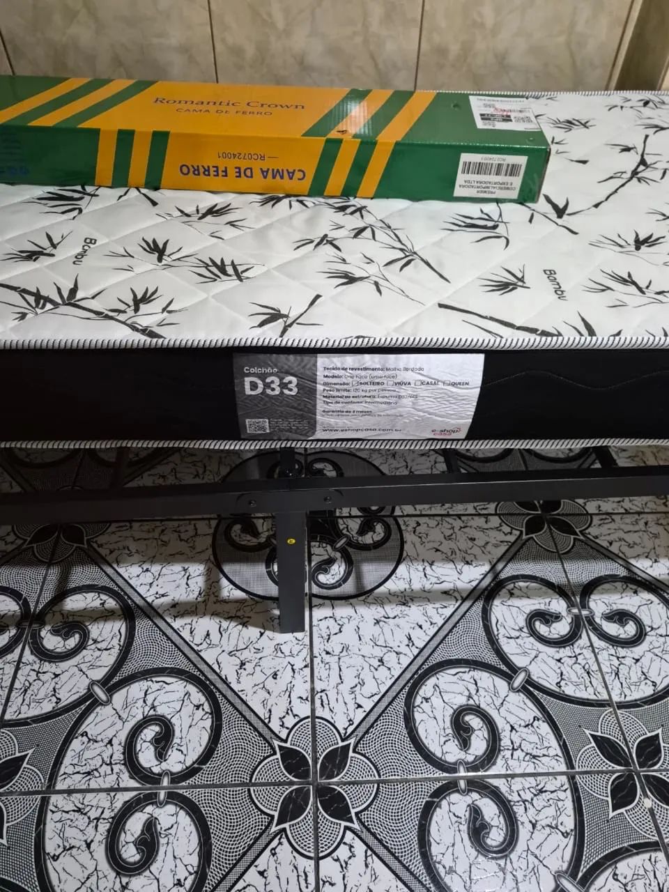 Cama de ferro Romantic Crown com colchão D33 de solteiro/ 30 dias de uso - Foto 4