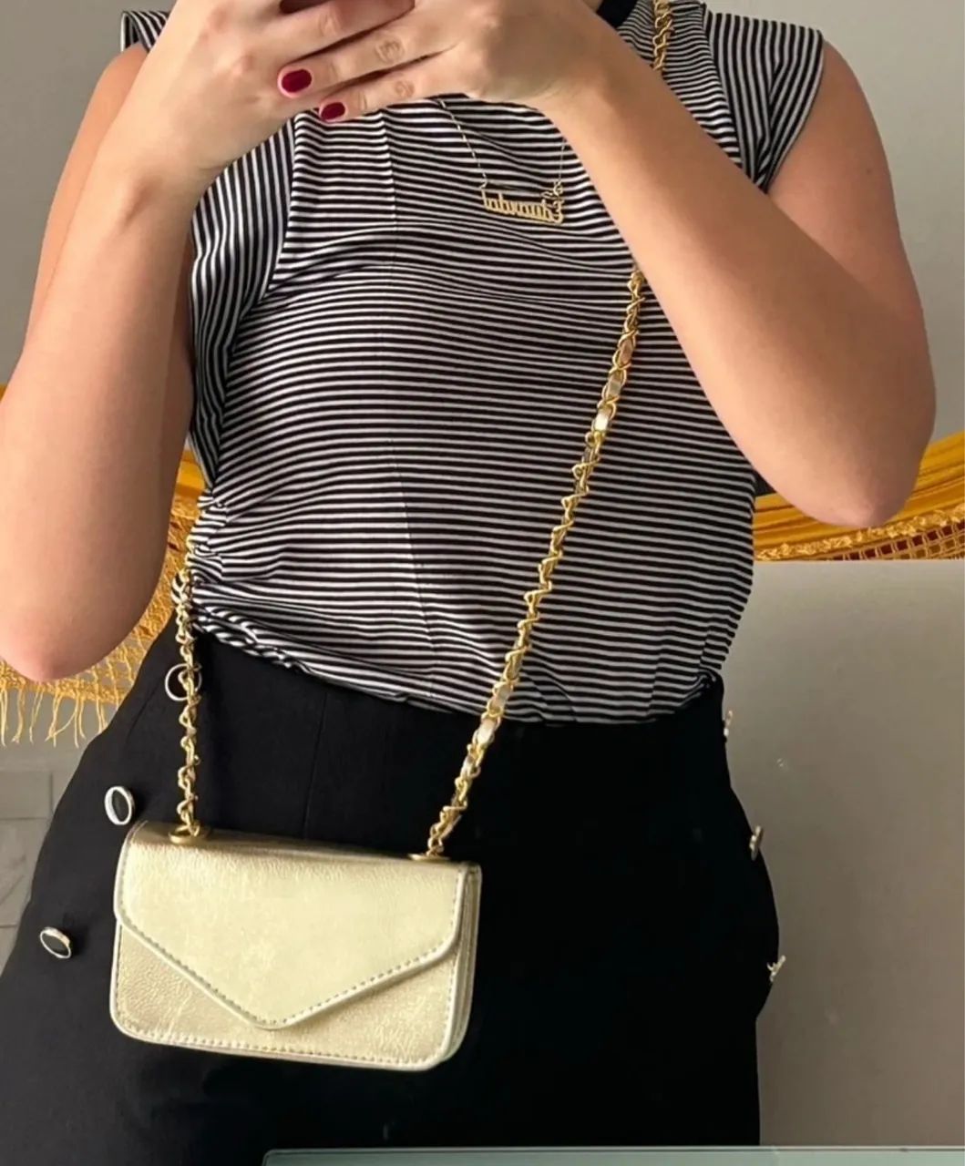 Bolsa de ombro dourada 