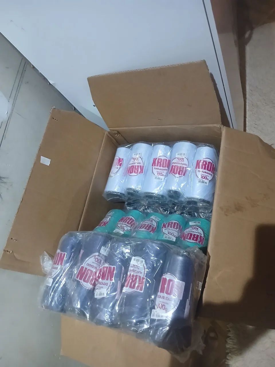 - Vendo Rolos de Linha Kron  - Foto 3