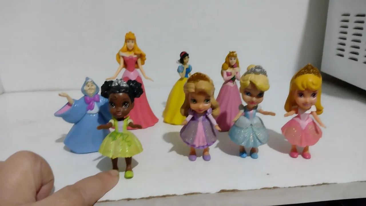 Lote de miniatura princesas da Disney  - Foto 2