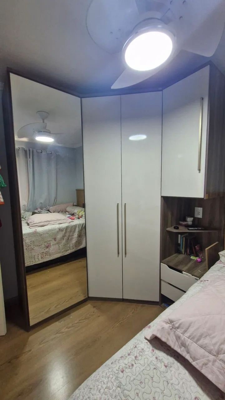 Guarda roupa modulado em L