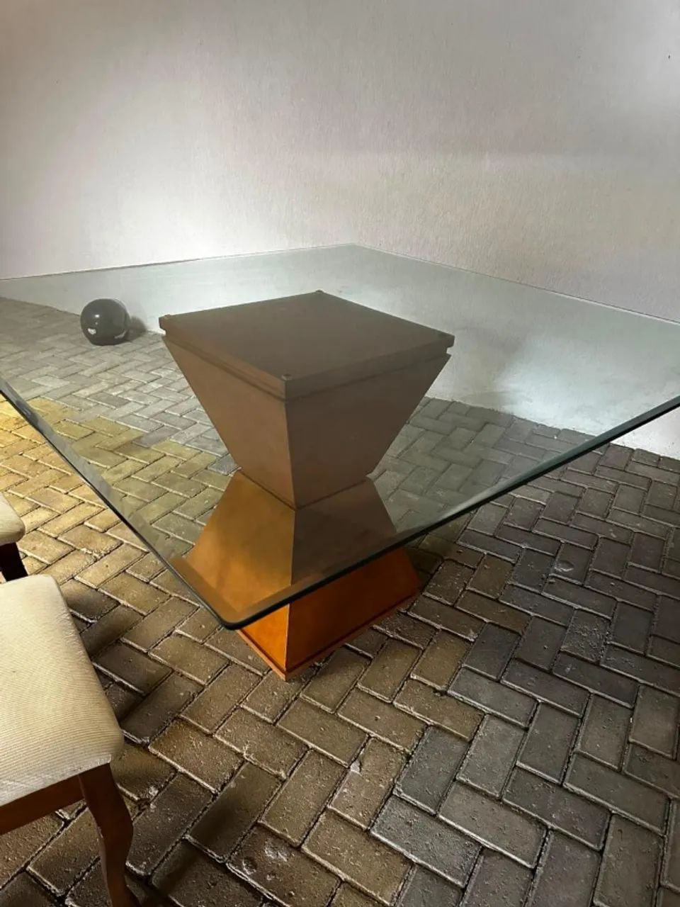 MESA DE JANTAR COM 8 CADEIRAS EM EXCELENTE ESTADO - Foto 3