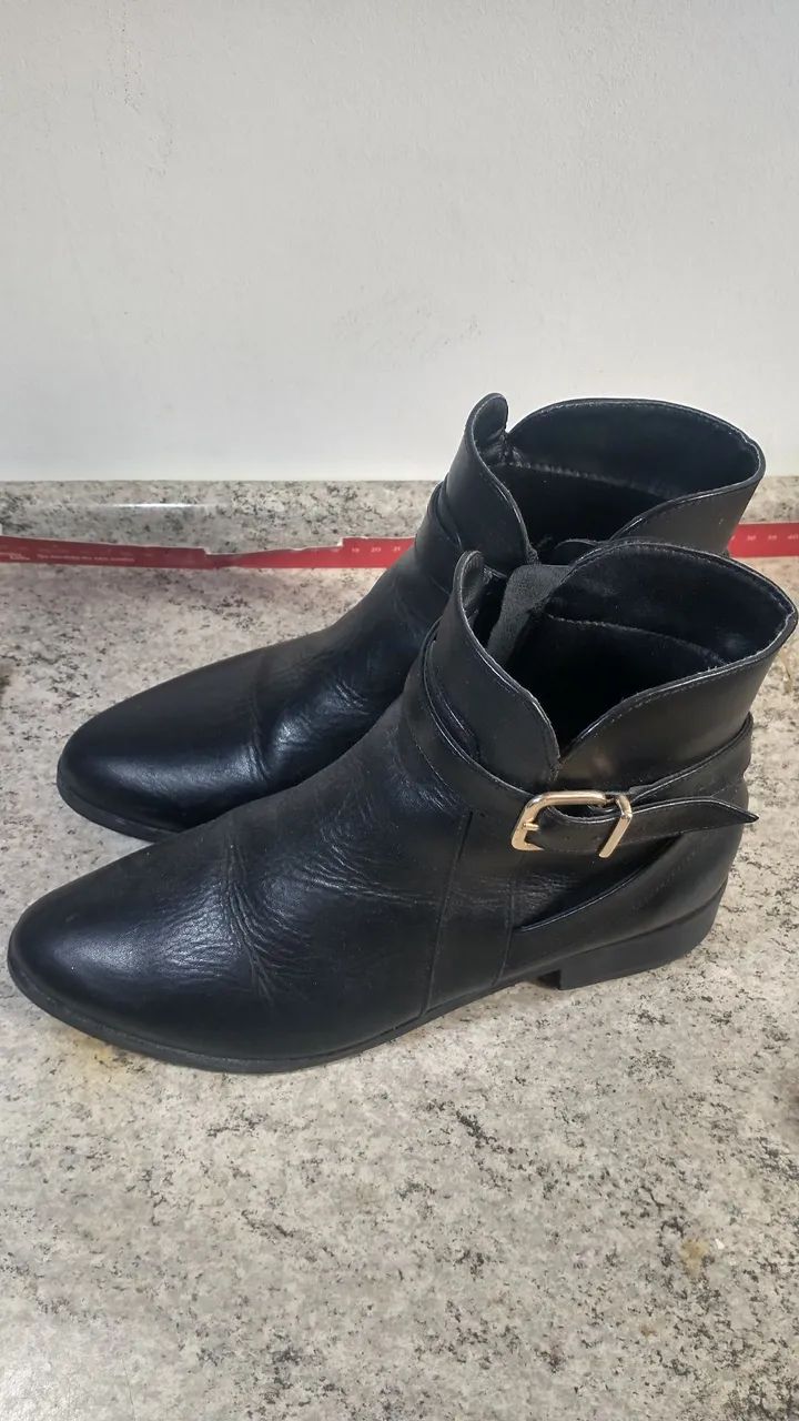 Bota de couro legítimo tamanho 36