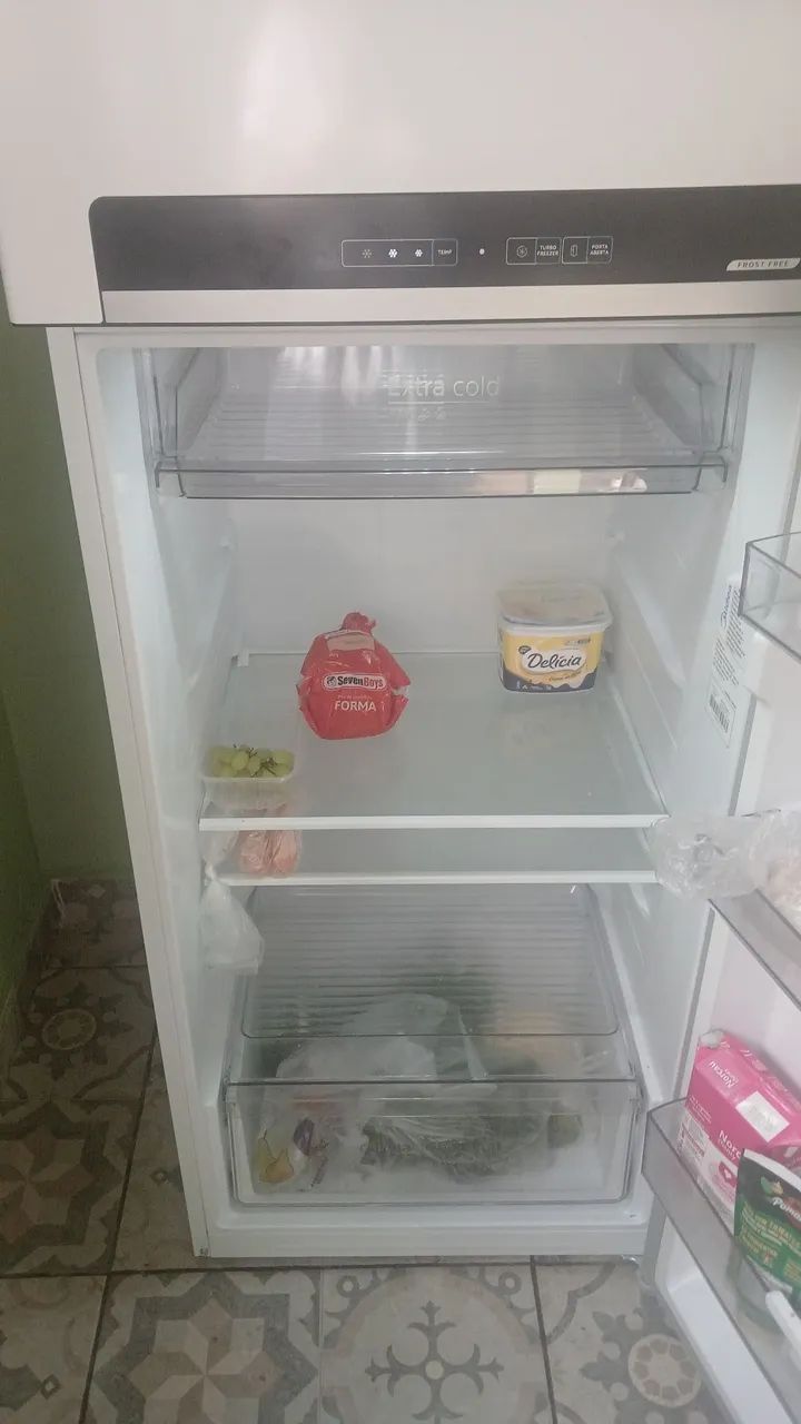 Geladeira com 3 meses de uso nova - Foto 3