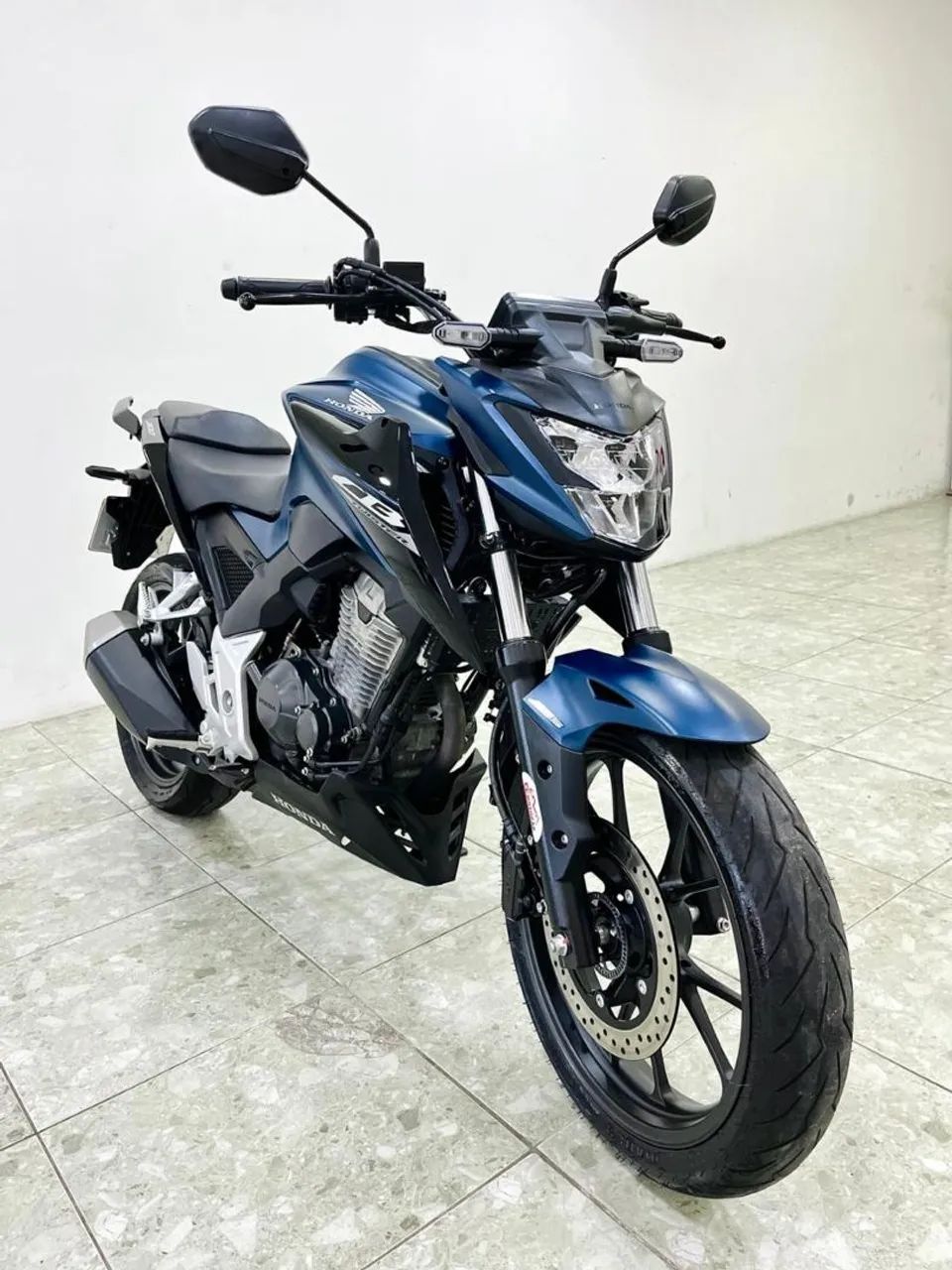 HONDA CB300F