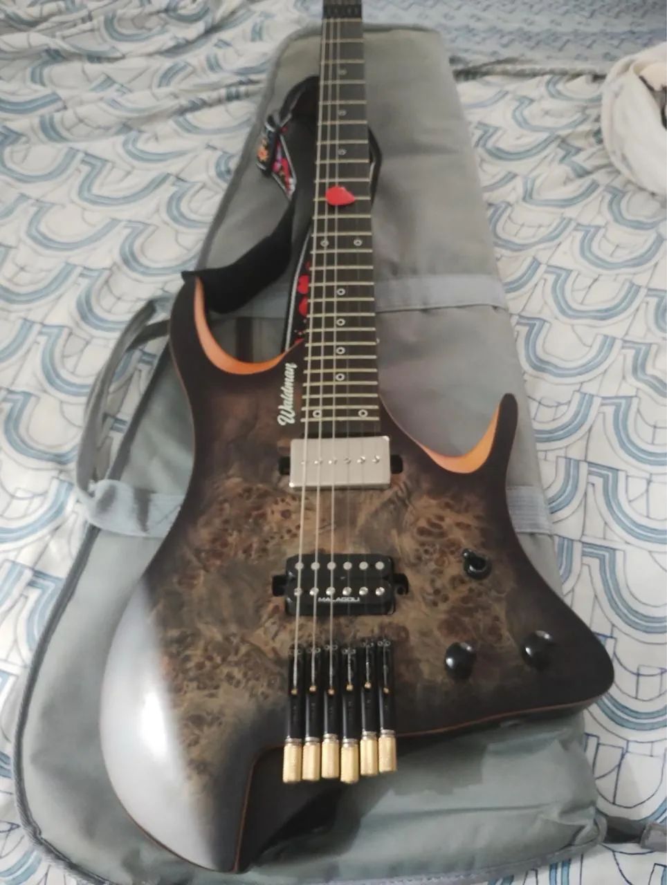 Guitarra headless 