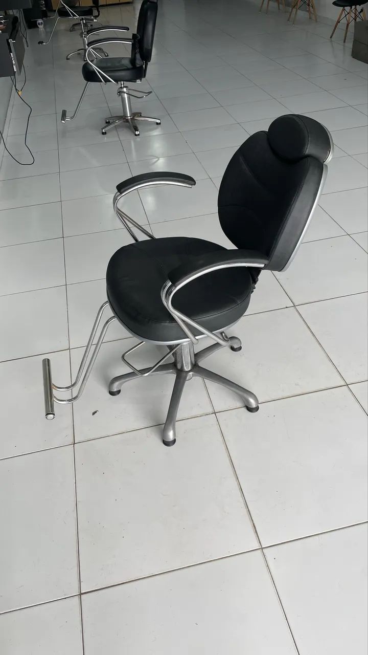 CADEIRA DE BARBEIRO PROFISSIONAL RECLINÁVEL 