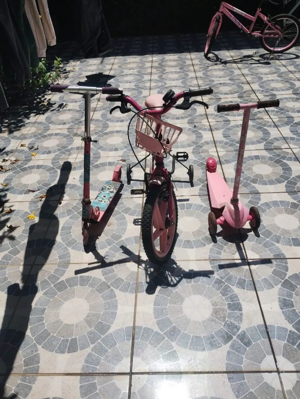 Bicicleta Infantil + 2 Patinetes - Ótima oportunidade