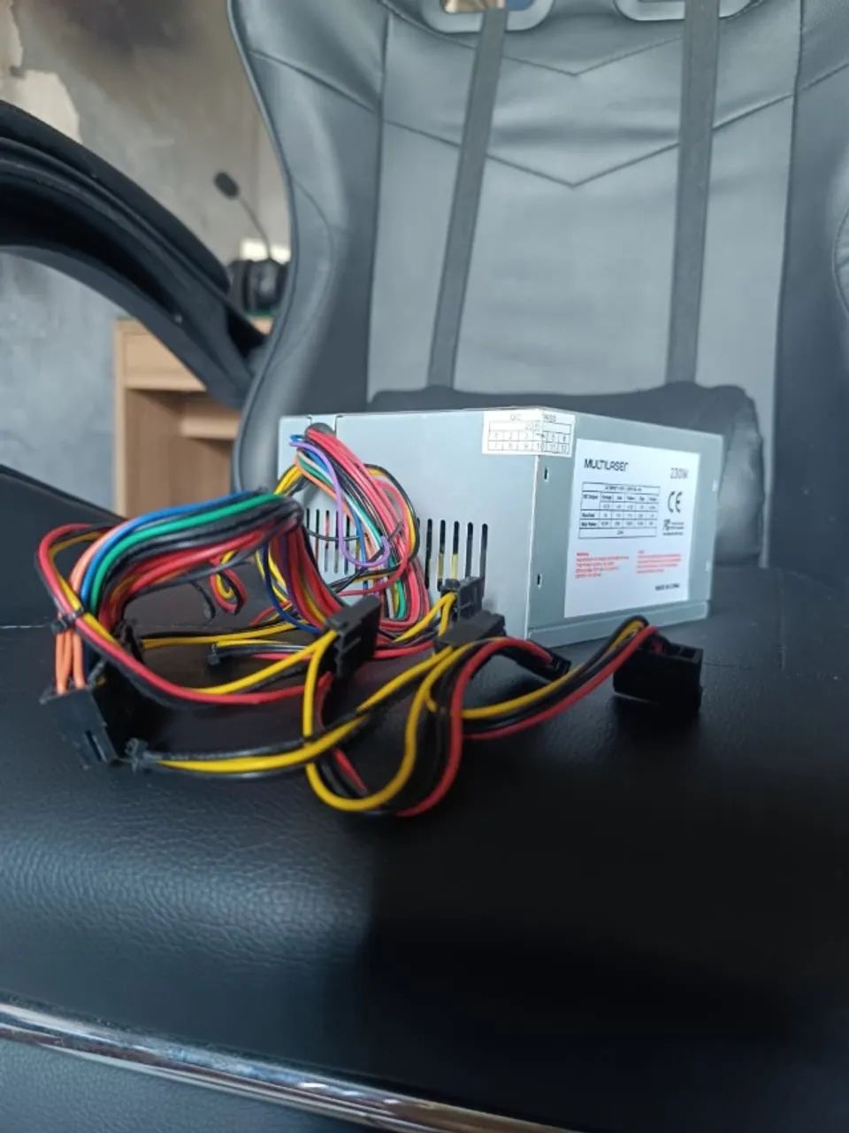 Fonte de Alimentação Multilaser 230W ATX - Bivolt - Usada - Foto 4