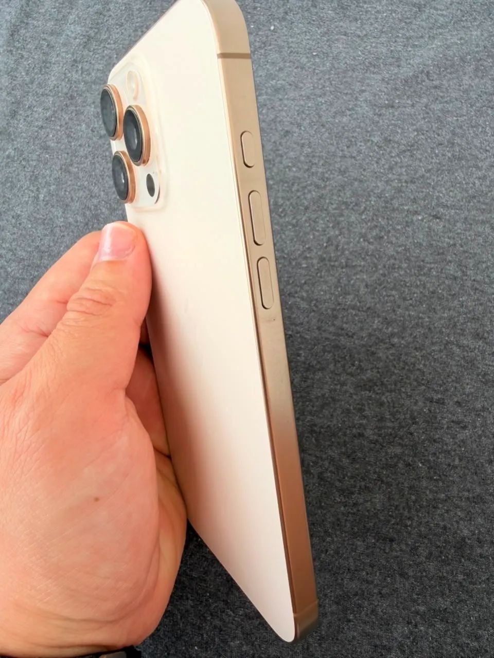 ? iPhone 16 Pro Max 256GB Gold - Excelente oportunidade - Foto 2