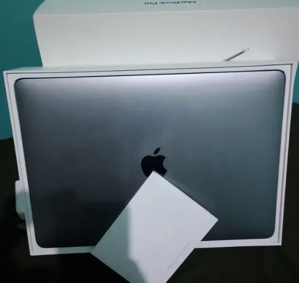 Macbook pro 13 2018-intel core i5 8gb ram ssd 256 gb completo