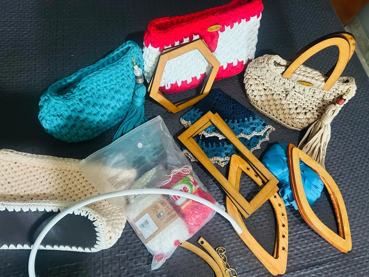 Bolsas, alças e acessórios de crochê 