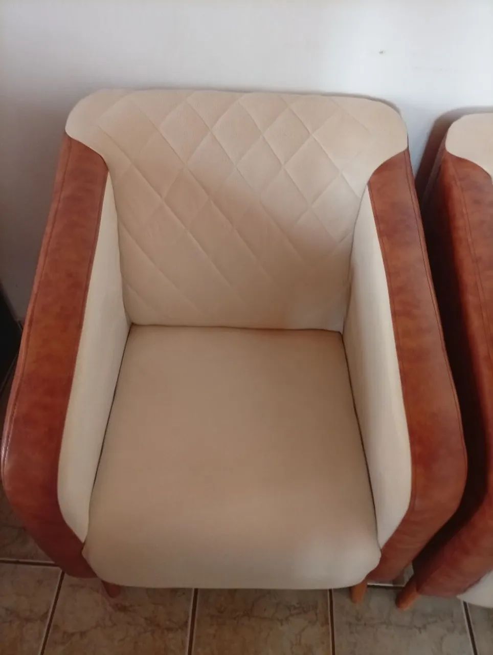 2 Poltronas consultório/ escritório/ recepção 