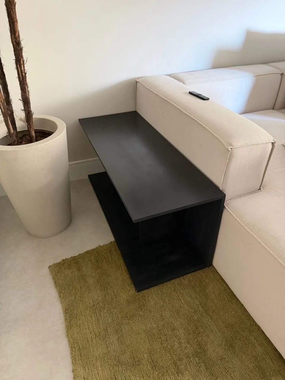 Mesa de apoio em MDF preto