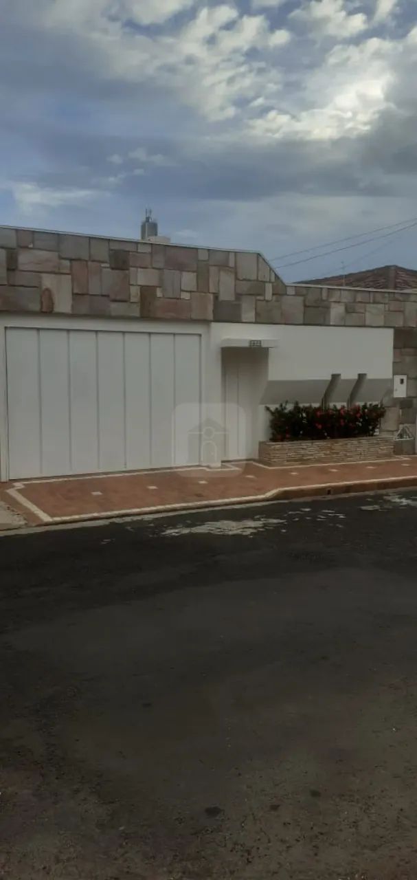 Casa à Venda