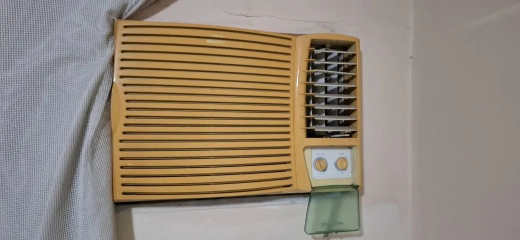 Ar Condicionado Janela Springer Silentia 10.500 BTU