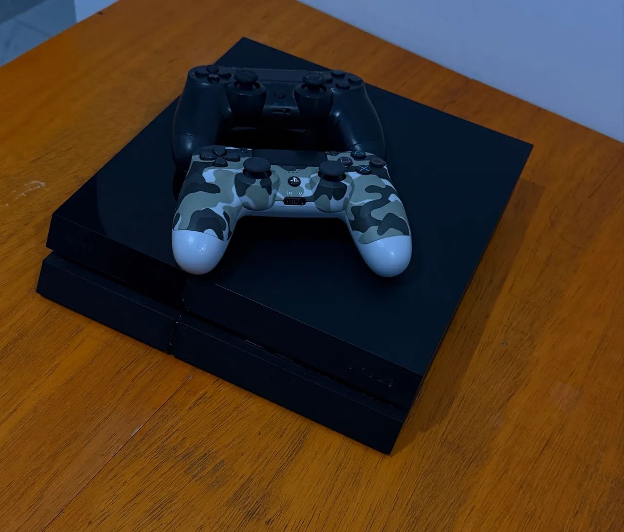 Ps4 com 2 controles  - Foto 3