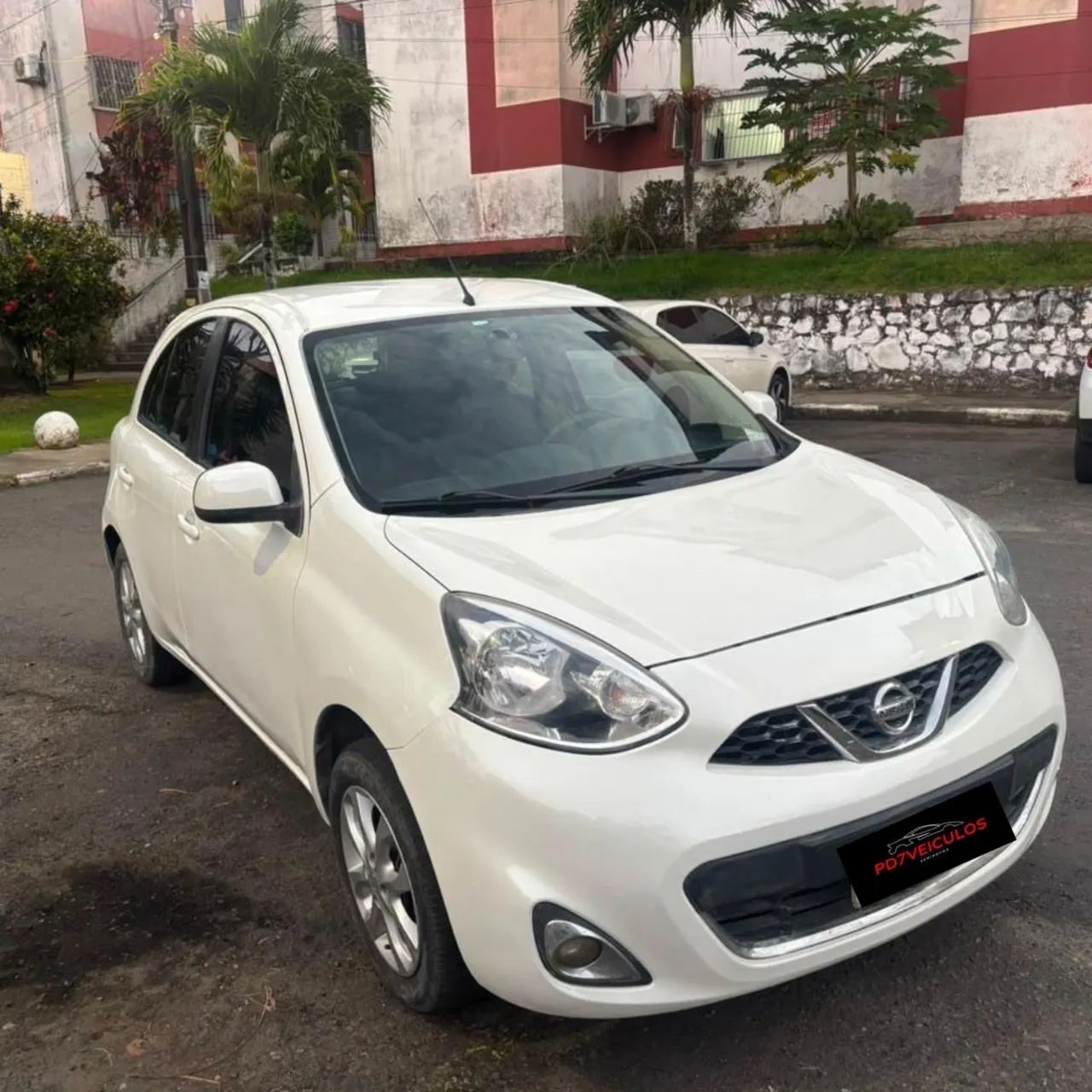 Nissan March 2015
