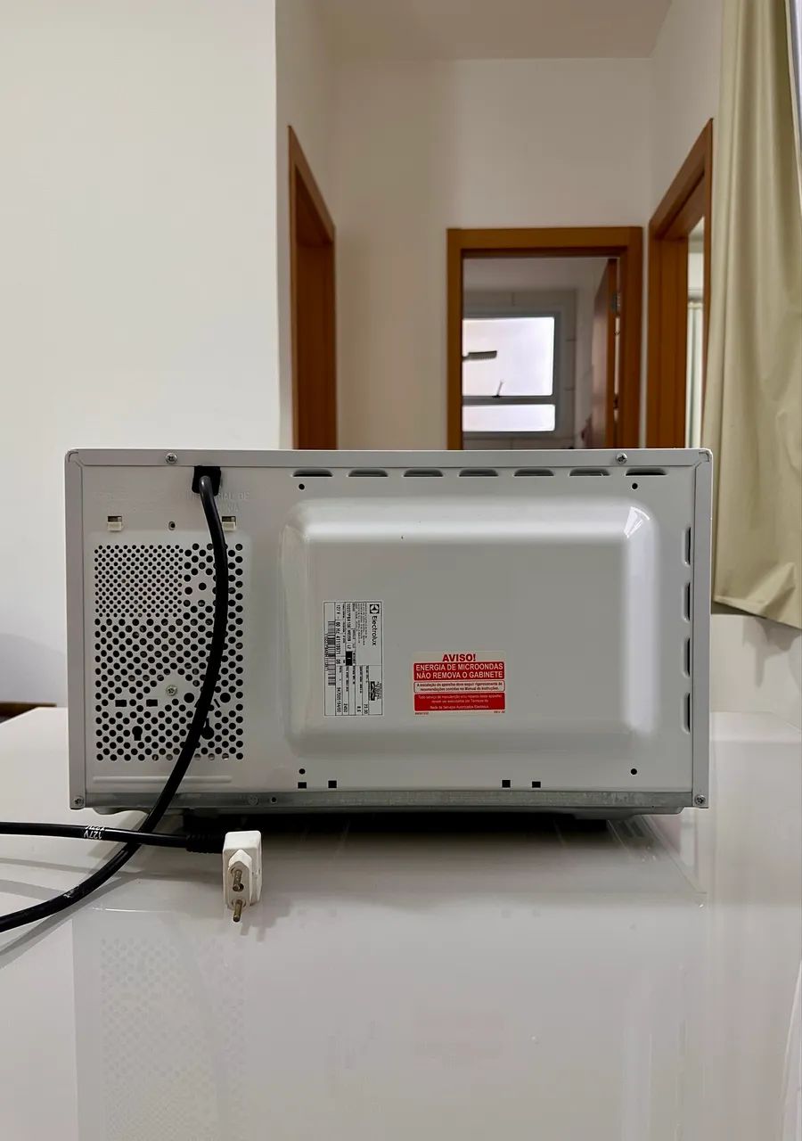 Micro ondas Eletrolux 25l 127v - Foto 3