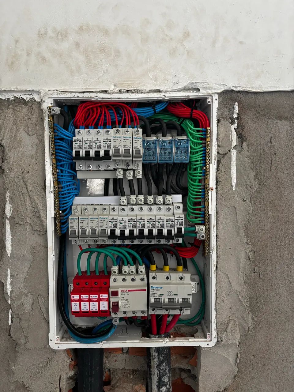 Eletricista residencial, predial e comercial  - Foto 4