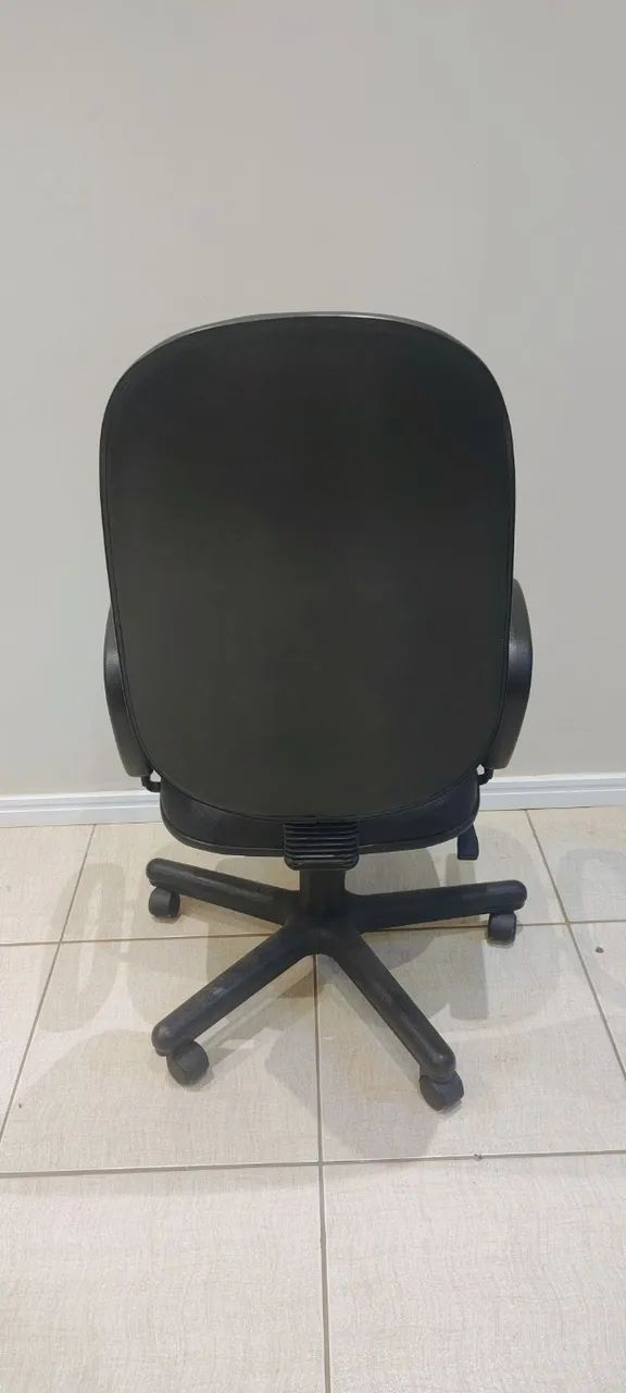 Cadeira de Escritório com rodinhas - Foto 3