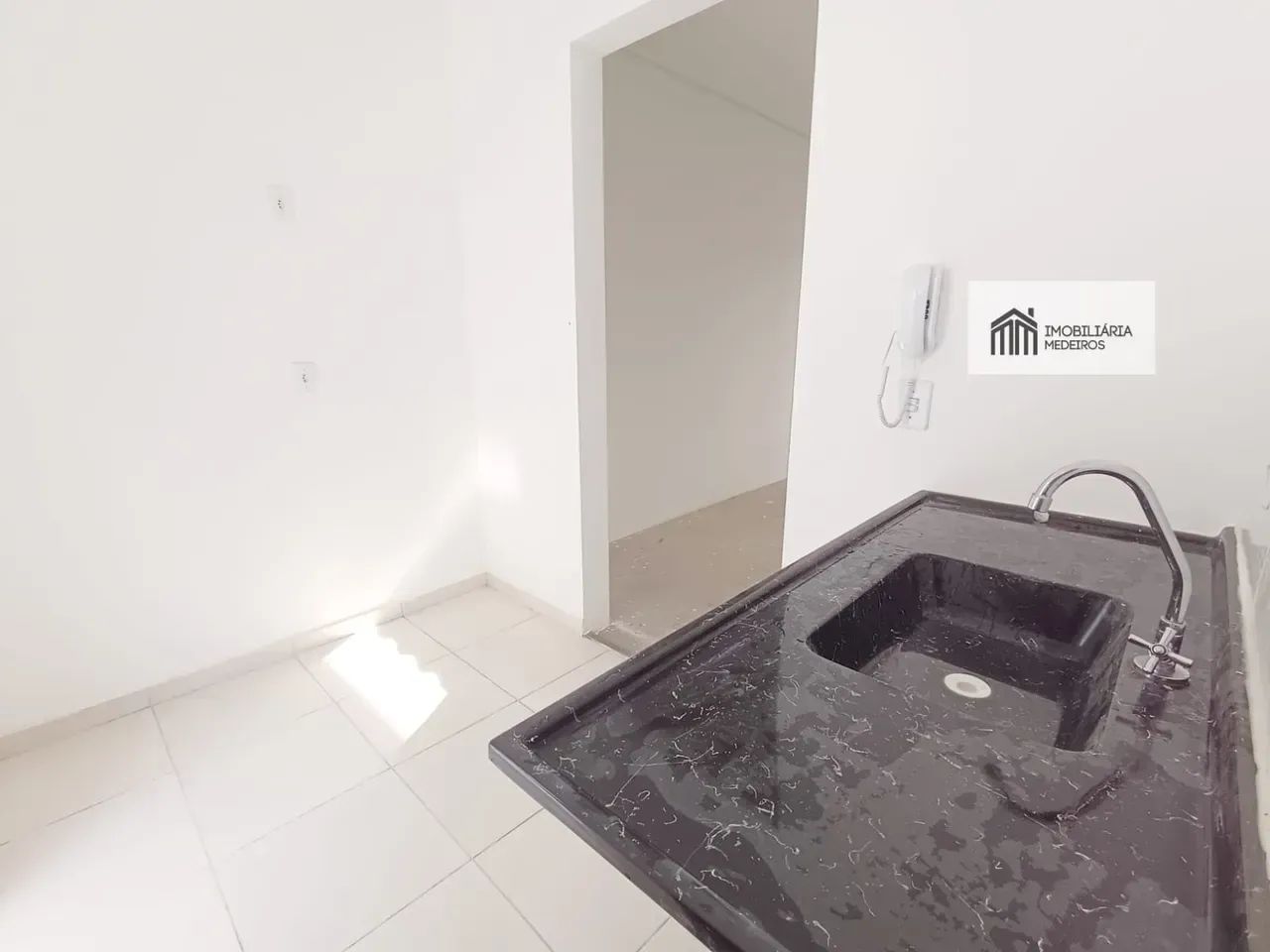 Sobrado para venda tem 80 metros quadrados com 2 quartos - Foto 4