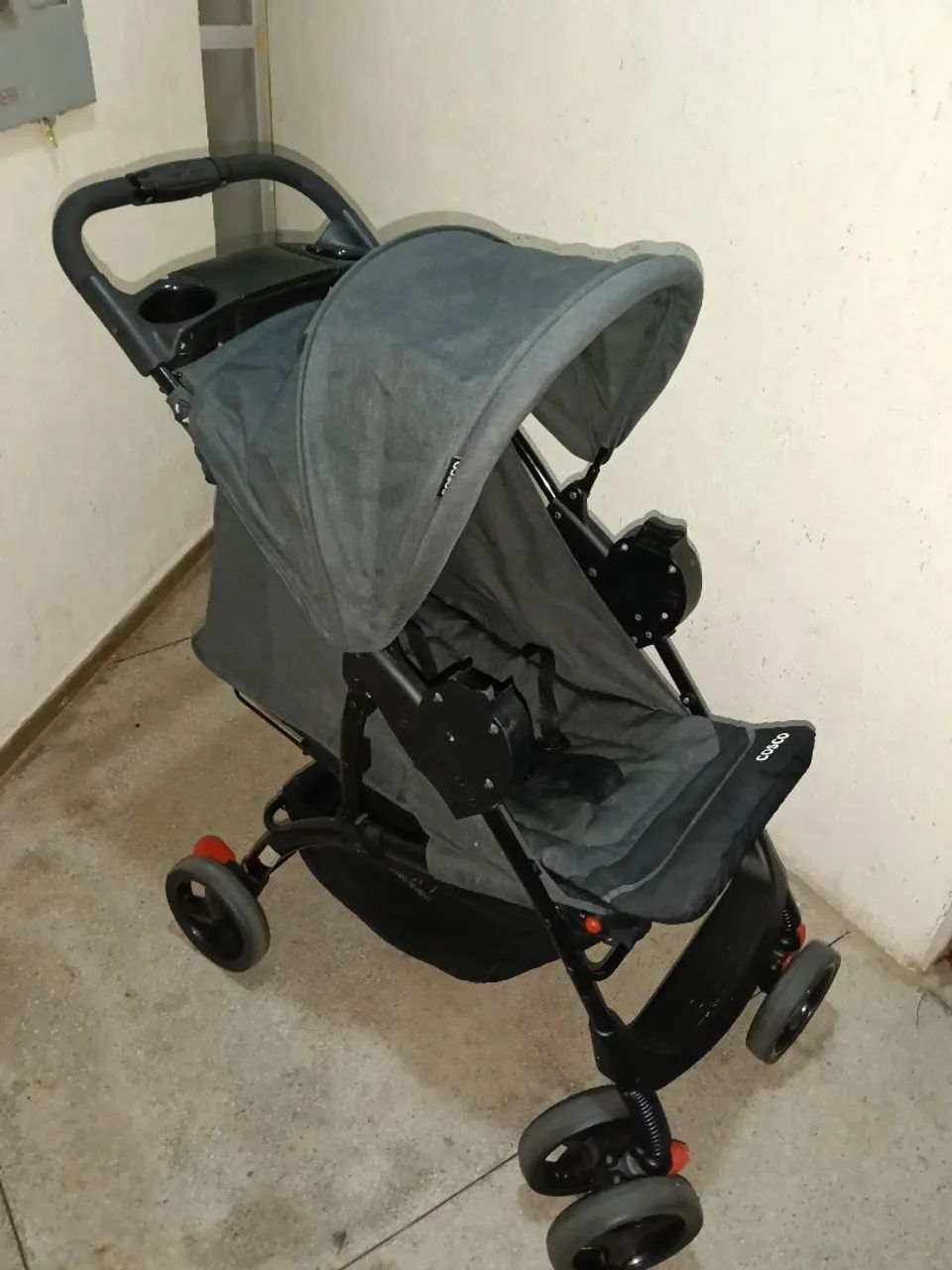 Carrinho de bebê Cosco com Bebê conforto.  - Foto 4