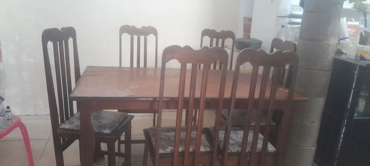 Sala de jantar em madeira 