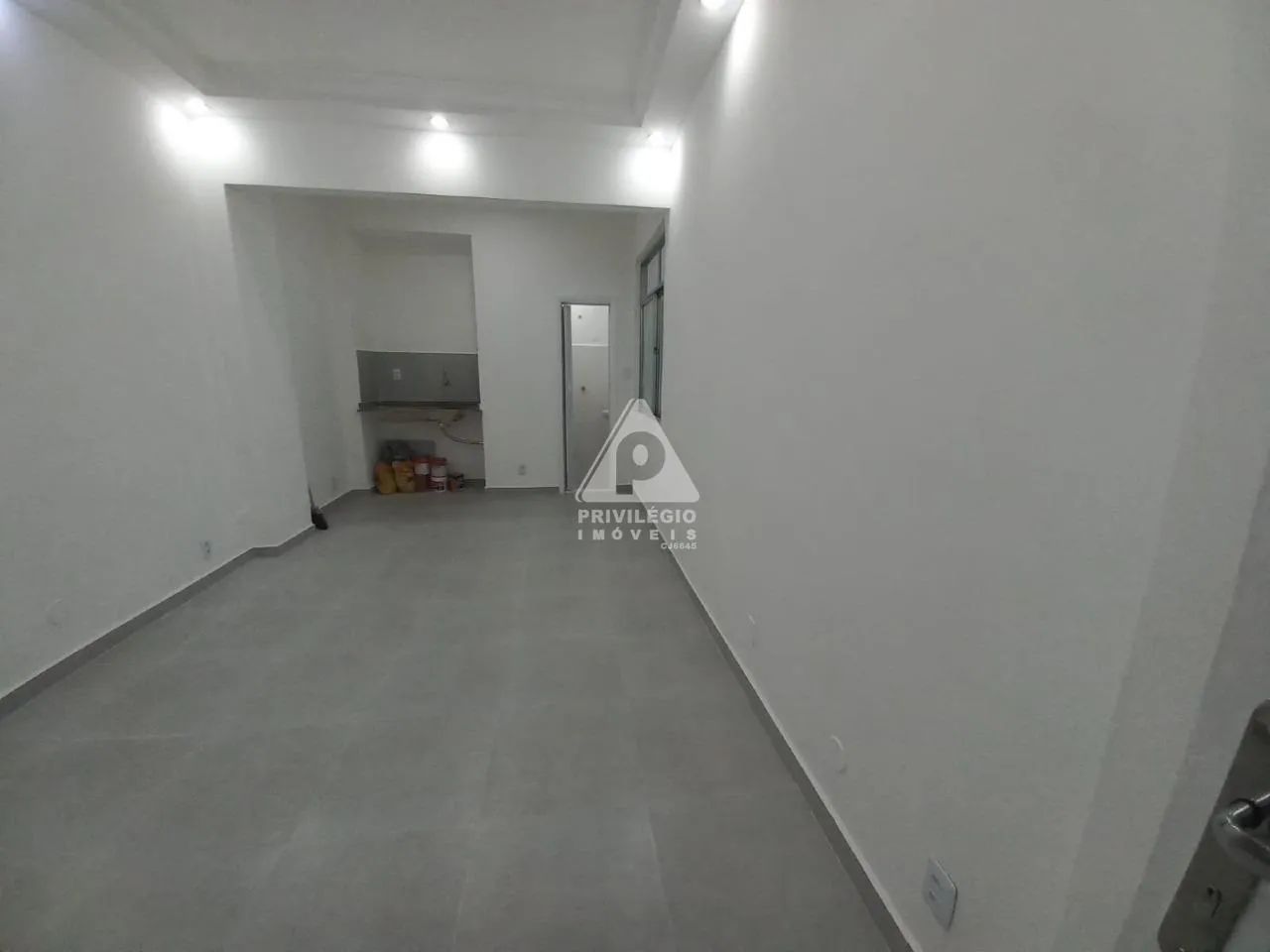 Sala Comercial à Venda no Coração da Tijuca  Praça Saens Peña - Foto 2