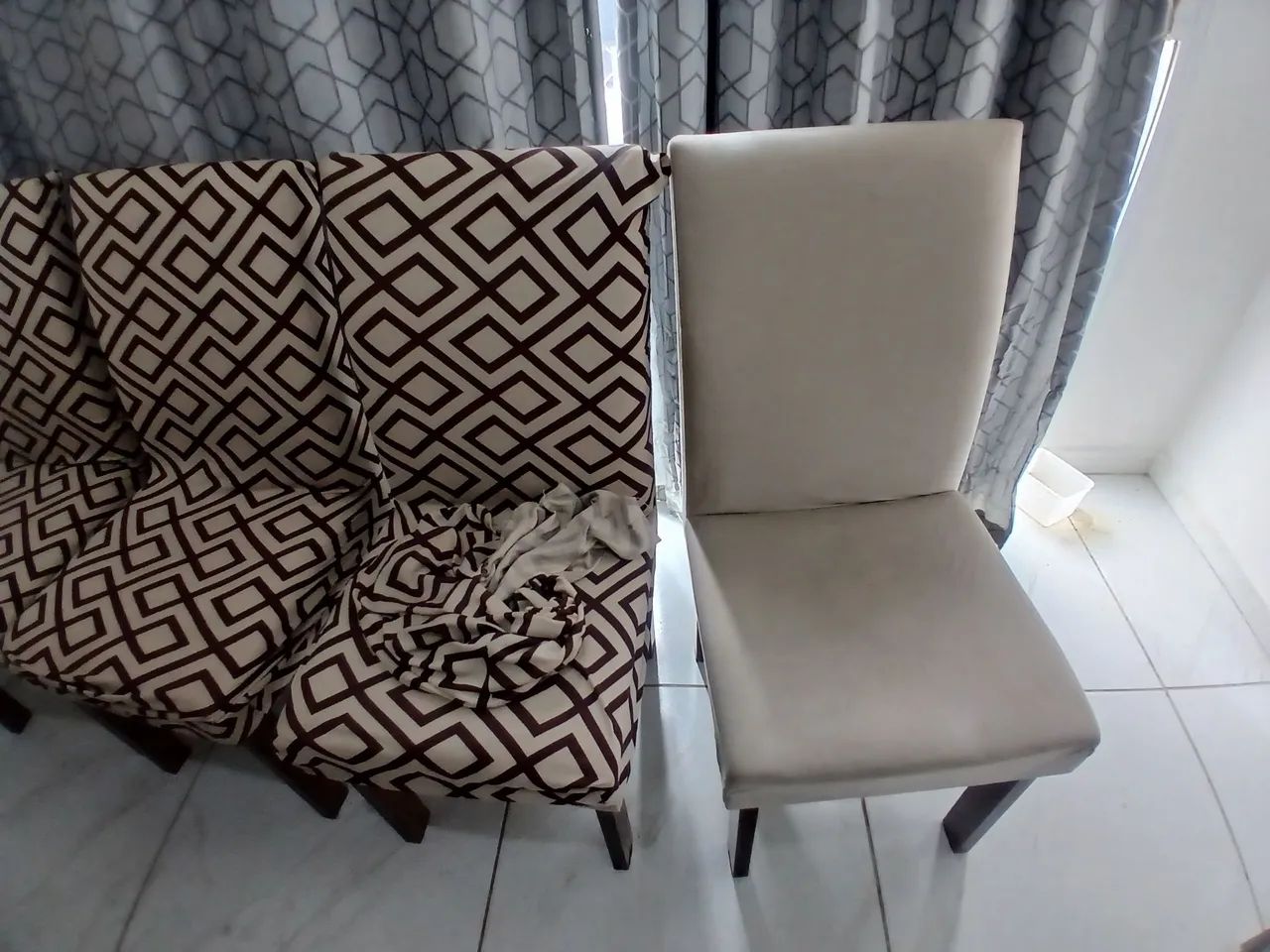 Mesa de jantar + 6 cadeiras (mando video dela no whatsapp) - Foto 3