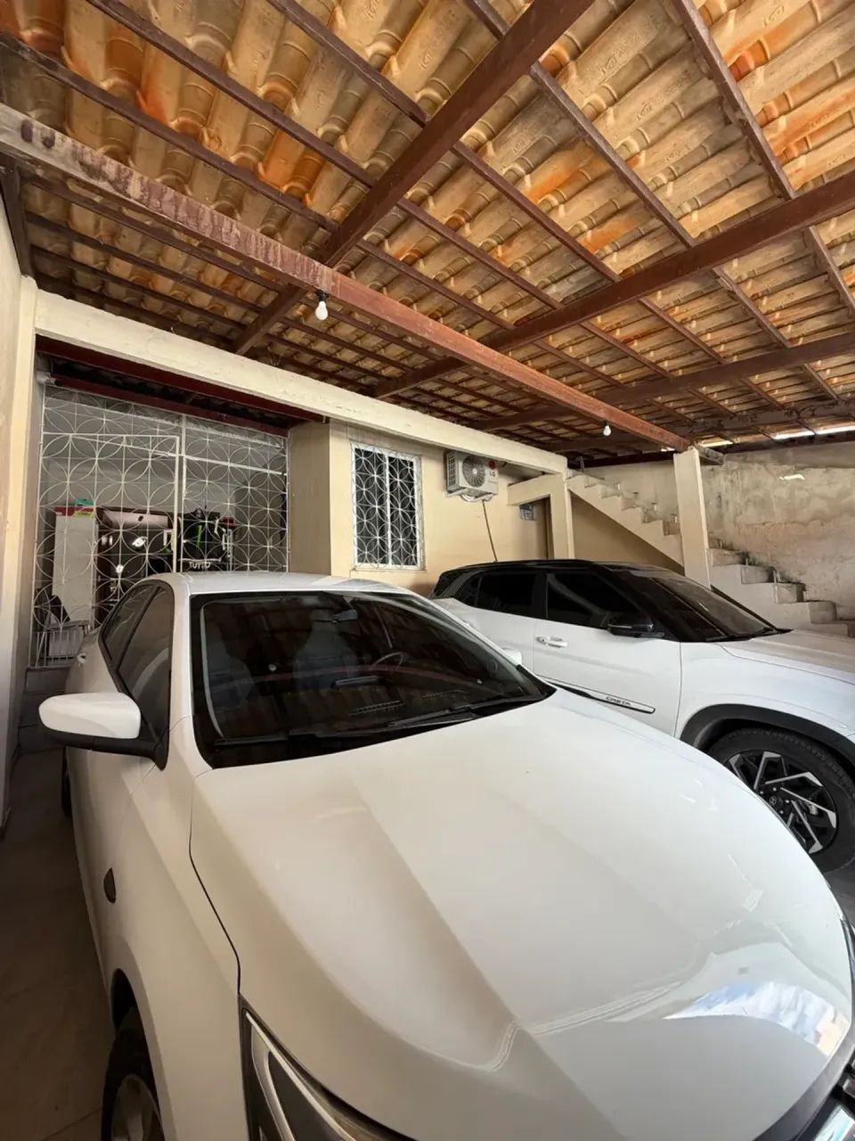 casa plana com quintal - 3 quartos e 2 vagas solta - Foto 2