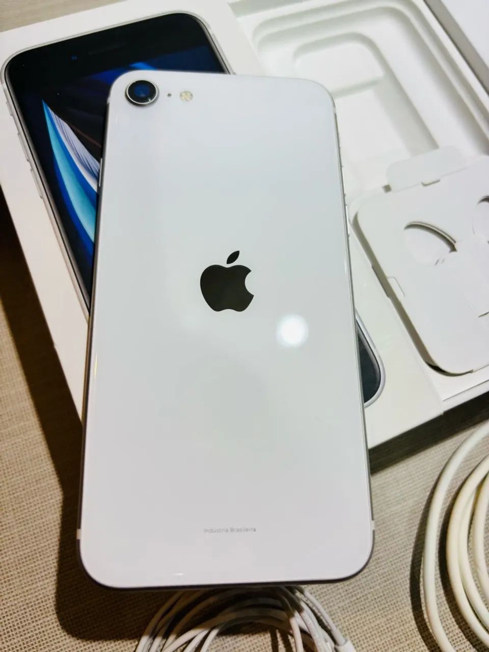iPhone SE muito bem conservado | Bateria 100% | Caixa e acessórios  - Foto 3