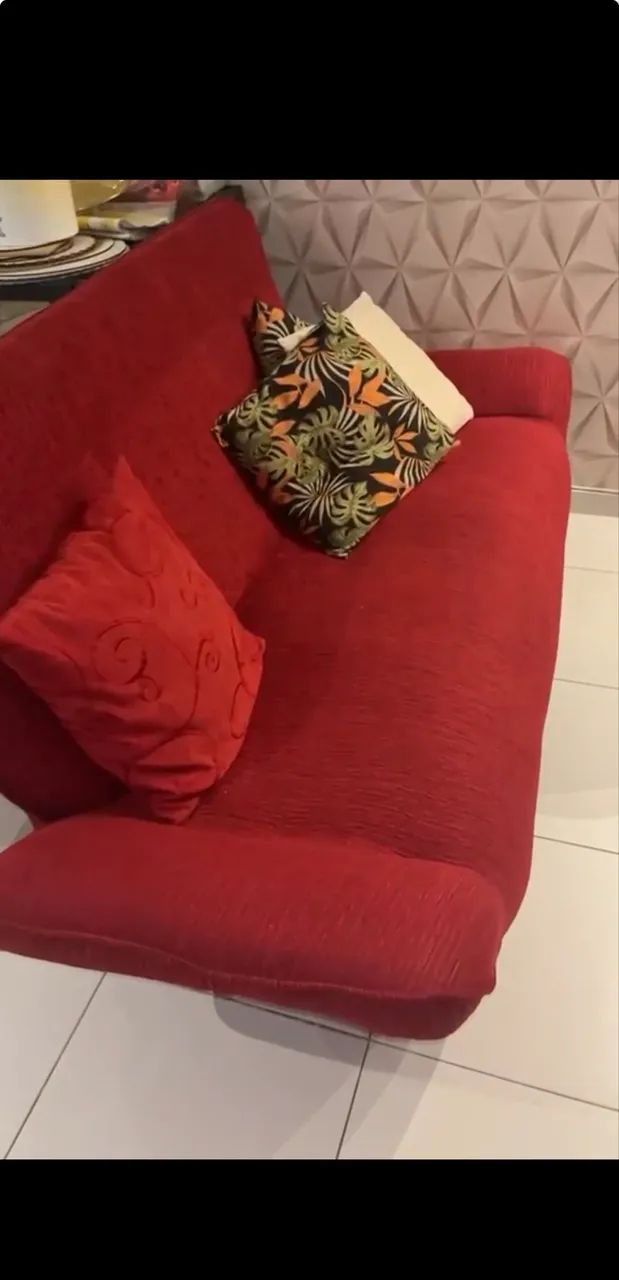 VENDO SOFÁ SEMI NOVO 