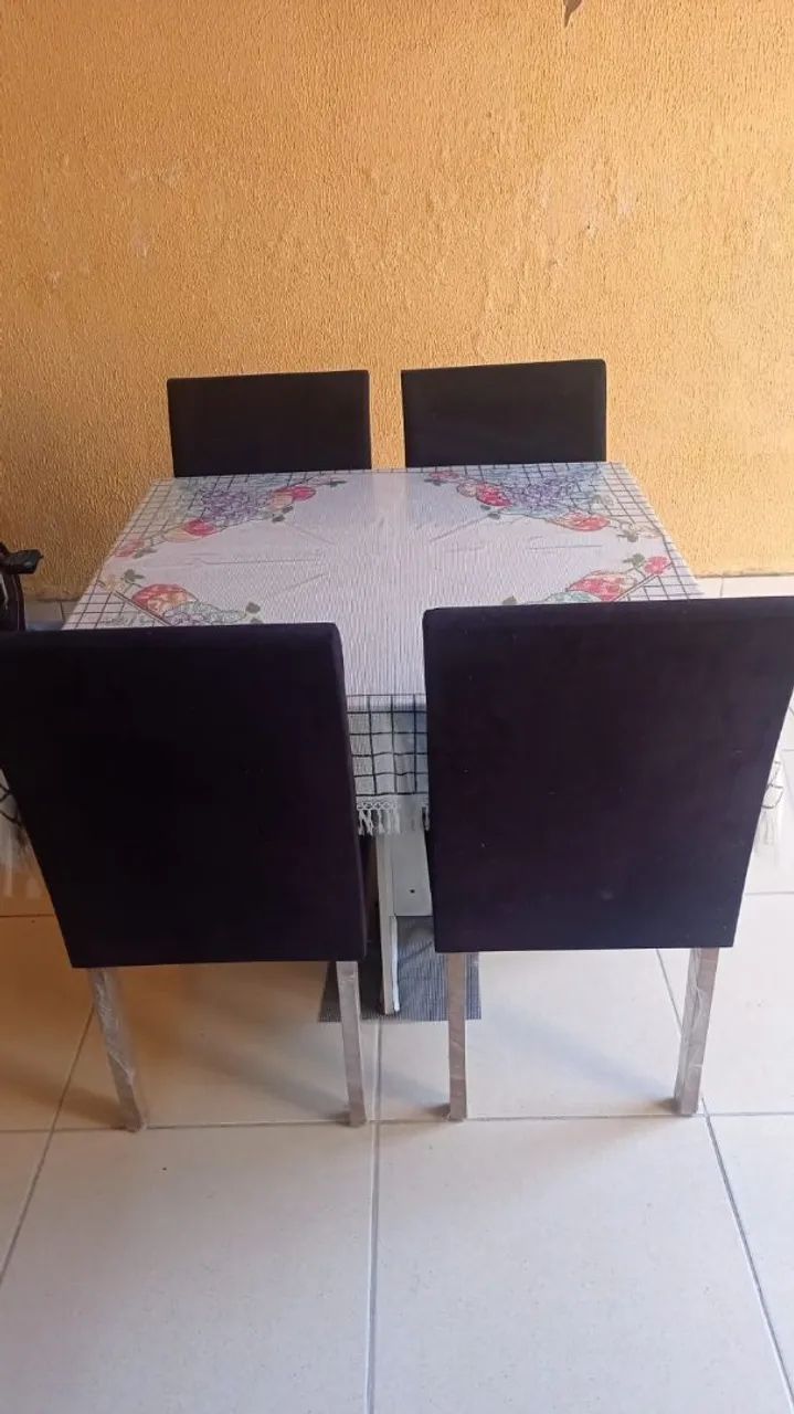Lindo conjunto de mesa e cadeiras  - Foto 4