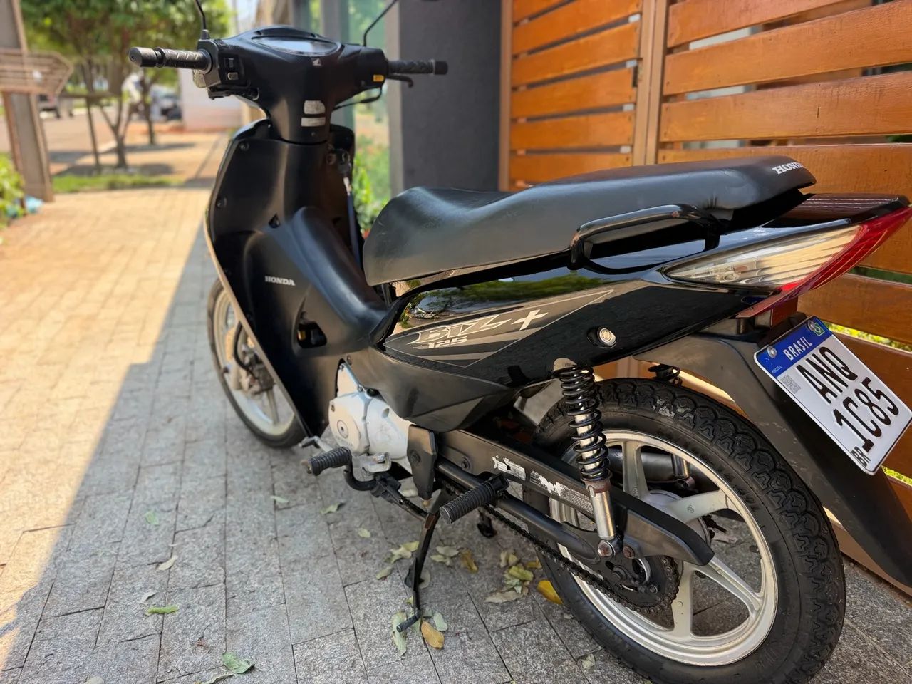 Biz 125 + - Foto 4