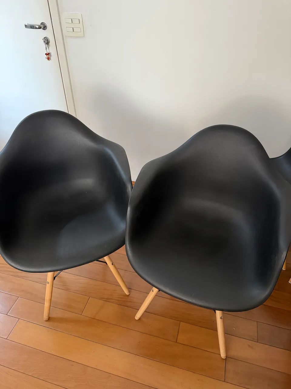 Cadeiras Eames Preta - R$ 80 cada - Foto 4