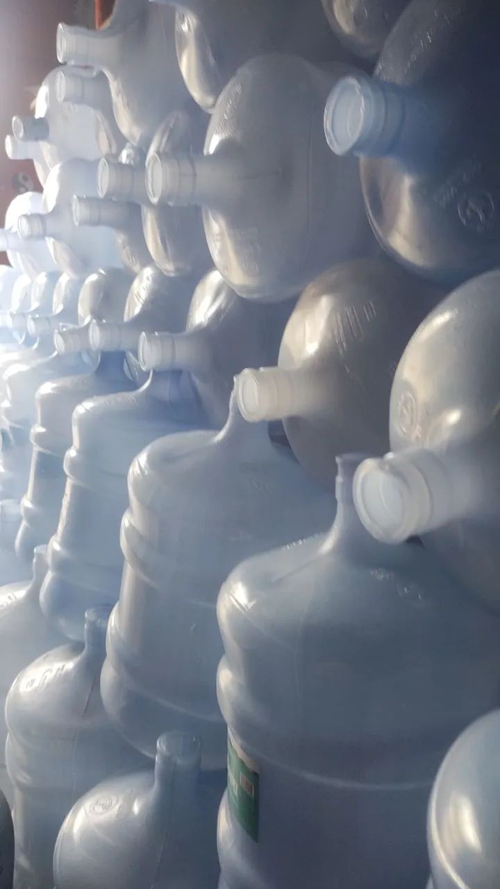 Garrafões 20 litros - Foto 2