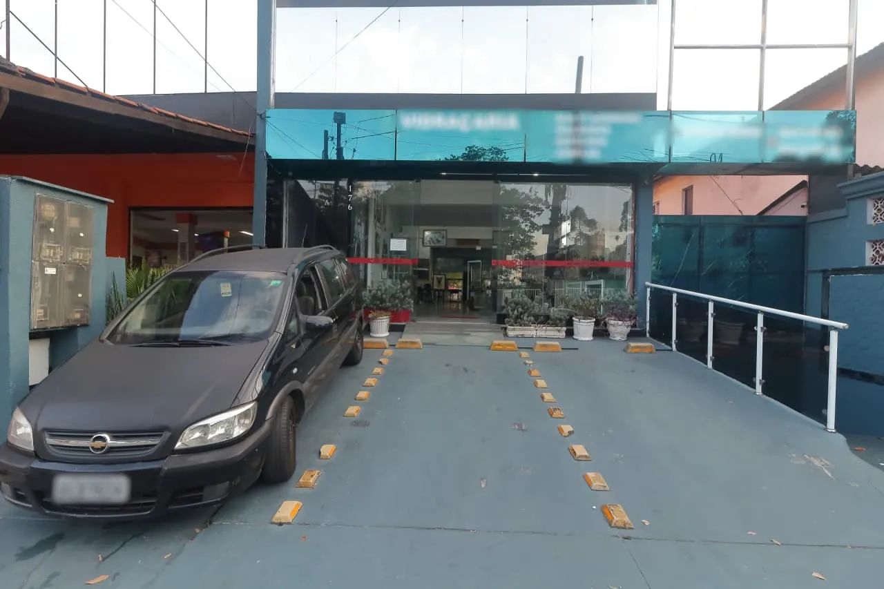 Loja na Rua Domingas Galleteri Blotta, 176  440 m²