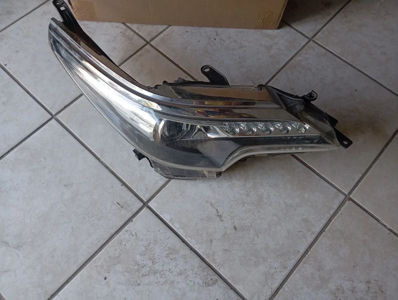Farol do lado direito Toyota SW 2020/2021/2022 - Foto 3