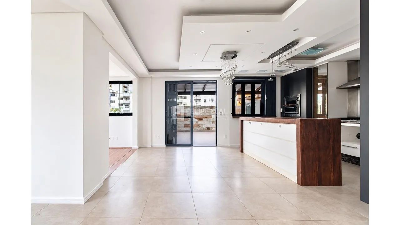 Apartamento à venda no Estreito, Florianópolis, com 3 quartos e 165 m² privativos
