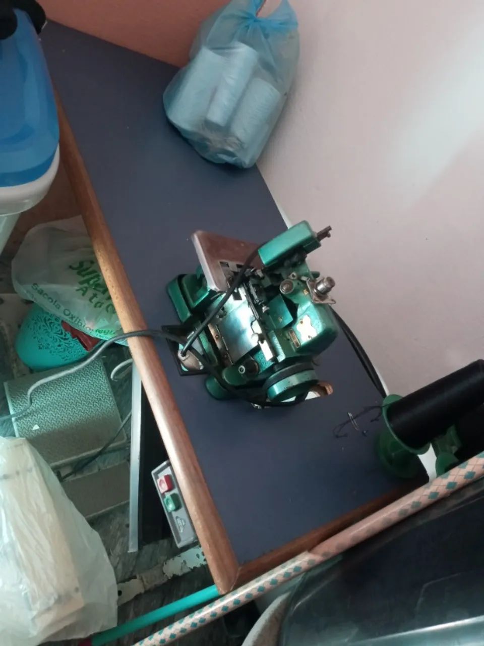 Máquina de costura overlock  - Foto 3