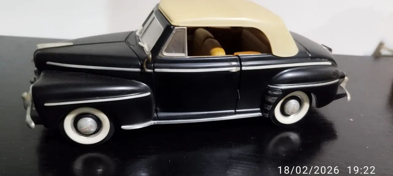 Miniatura Ford Convertible 1/18 - Foto 3