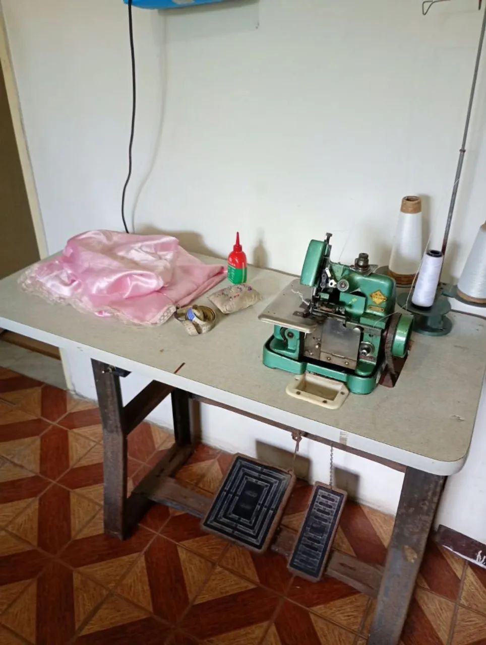 Máquina Overlock  - Foto 2