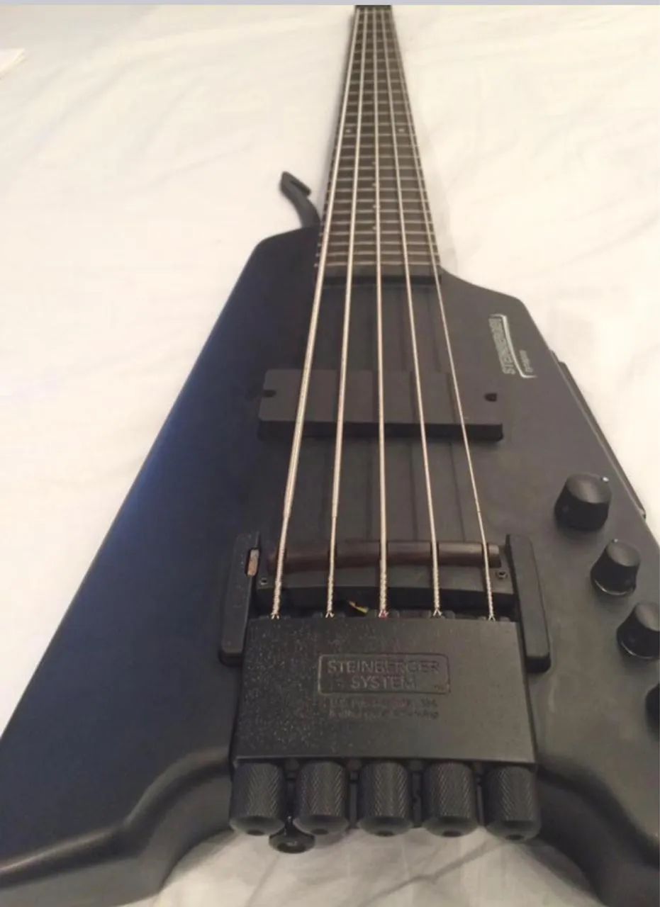 Baixo Steinberger Synapse 5 cordas - Instrumentos musicais