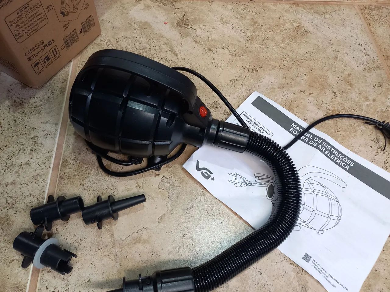 Compressor de ar elétrico p bote inflável  colchão  entre outros  - Foto 3
