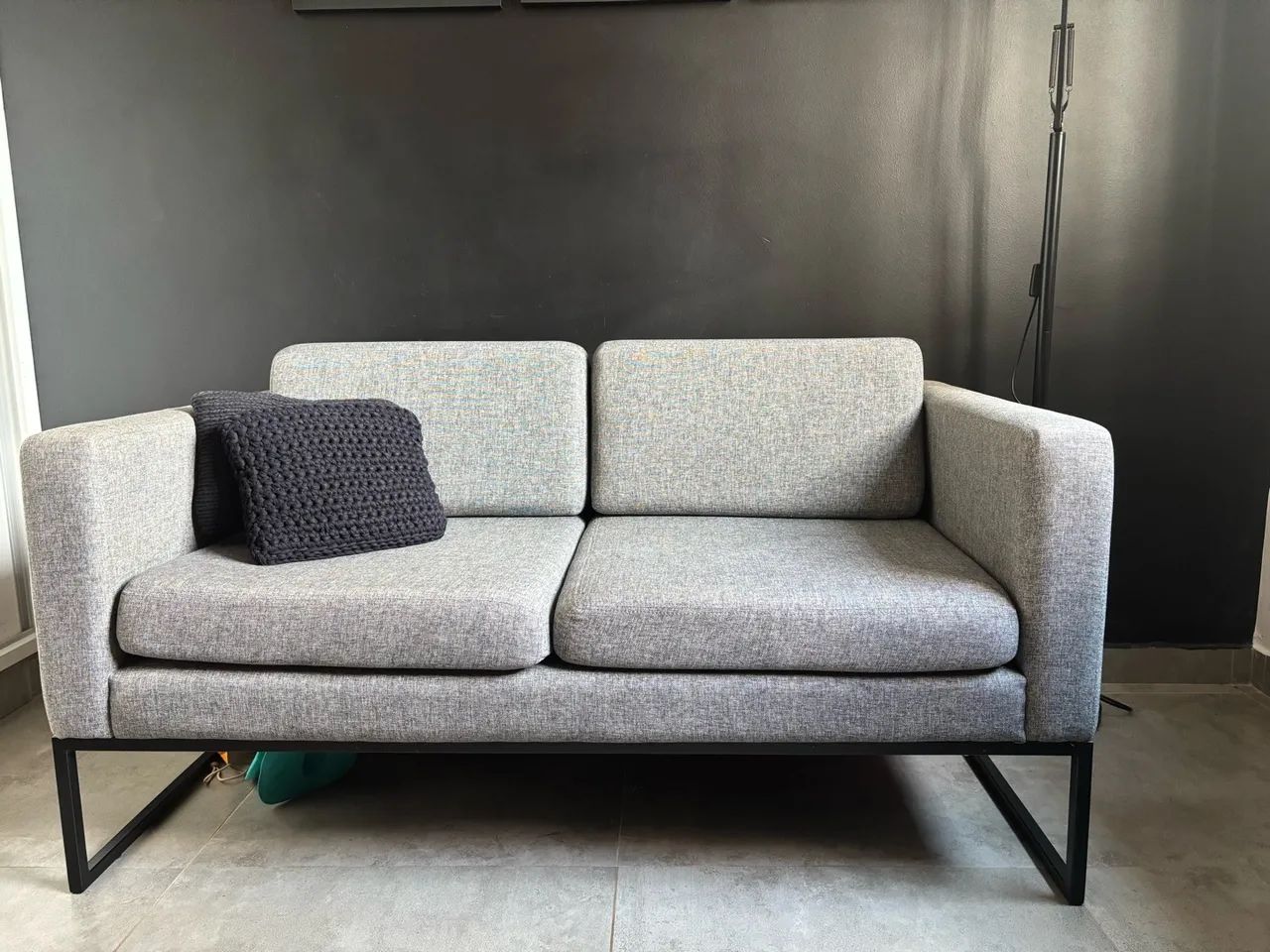 Sofa 2 lugares - impecável - Tok Stok - Foto 4