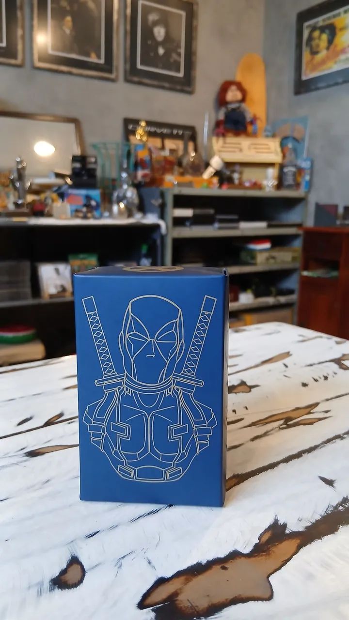 Busto colecionável do Deadpool. Da Omelete Legends  - Foto 3