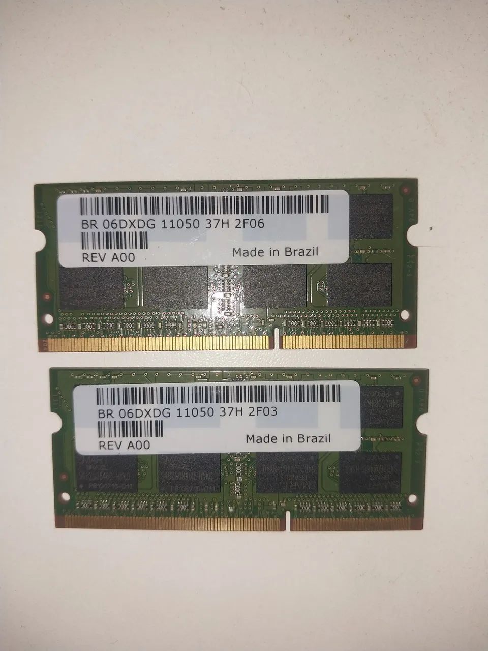 Duas memórias de 4gb RAM para Notebook DDR3 (Desapego)